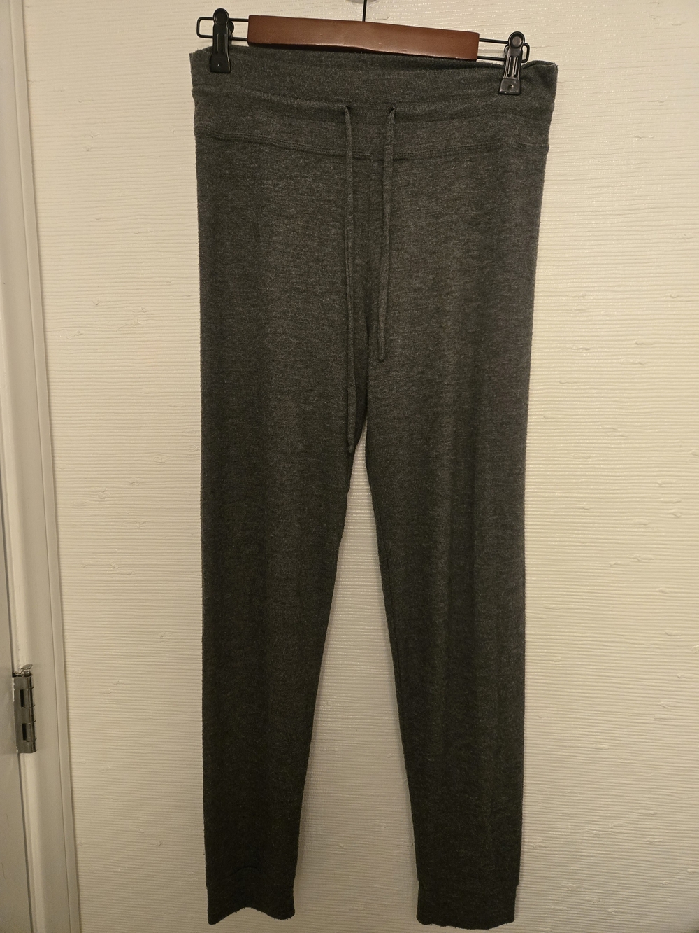 Beyond Yoga Women's Charcoal Jogger Pants - Small